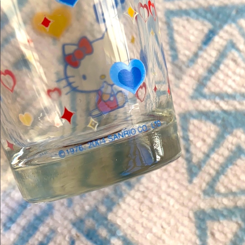 Hello Kitty Shot Glass Set - Picture 3 of 6